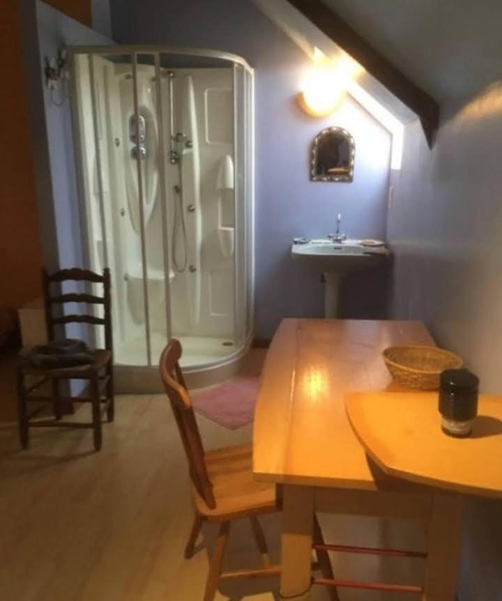 Chambre Chez L'Habitant Rueyres المظهر الخارجي الصورة